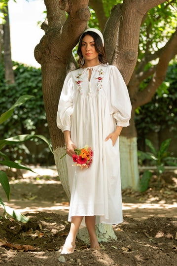 Women Cotton Embroidered Round Neck Loose Fit Dress White S/M Women Cotton Embroidered Round Neck Loose Fit Dress White S/M