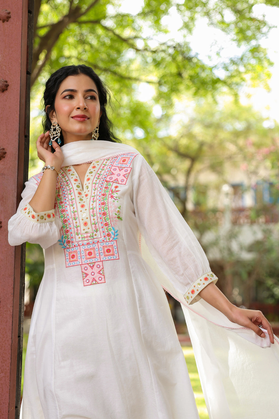 White multicolor Embroidered Straight Kurta Set with Dupatta