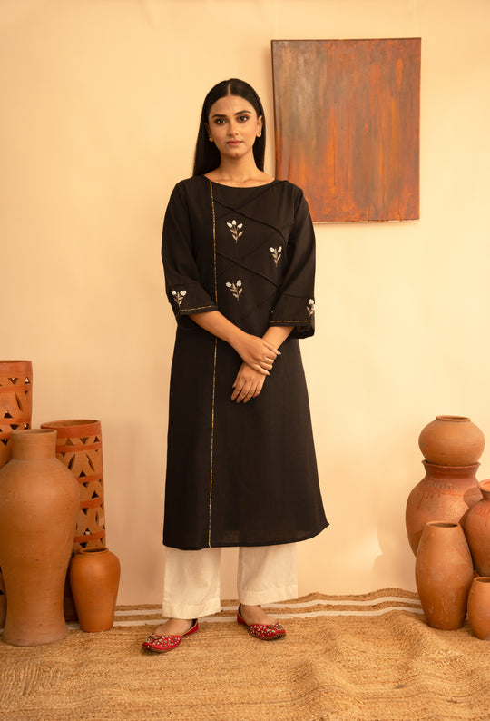 Women’s Chanderi Round Neck Mukaish Regular Fit Kurta - Arya collection