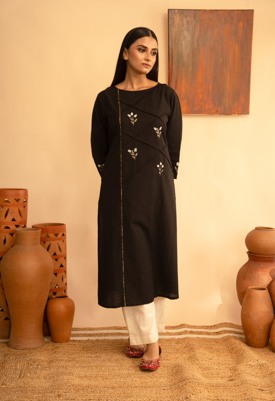 Women’s Chanderi Round Neck Mukaish Regular Fit Kurta - Arya collection