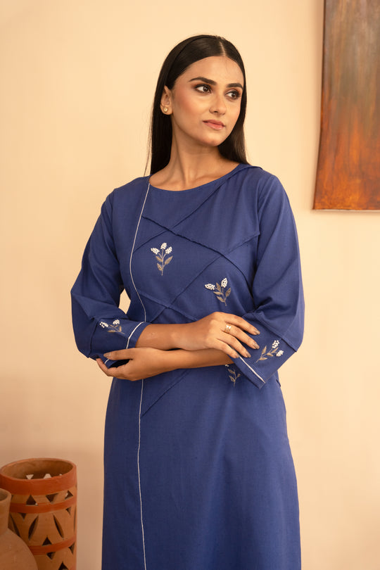 Women’s Chanderi Round Neck Mukaish Regular Fit Kurta - Arya collection