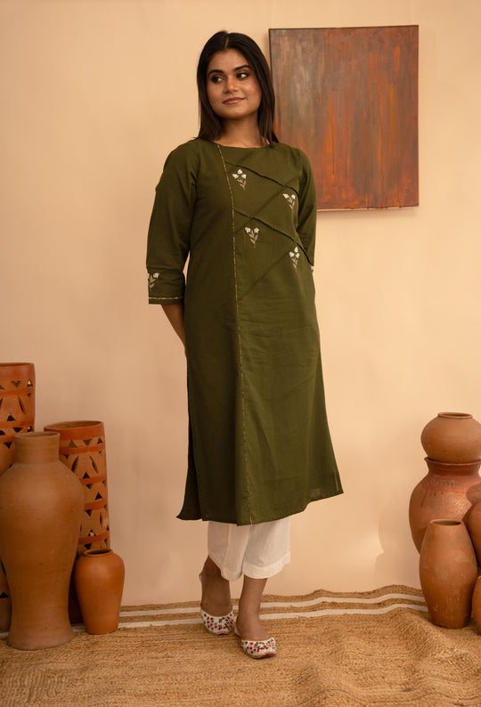 Women’s Chanderi Round Neck Mukaish Regular Fit Kurta - Arya collection