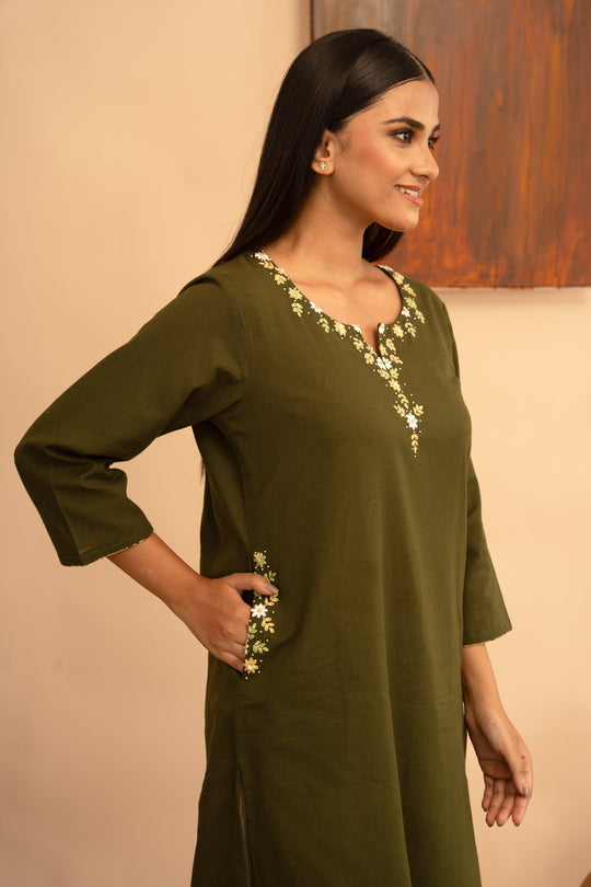 Women’s Cotton Flex Round Neck Kashmiri Hand-Embroidered Regular Fit Kurta