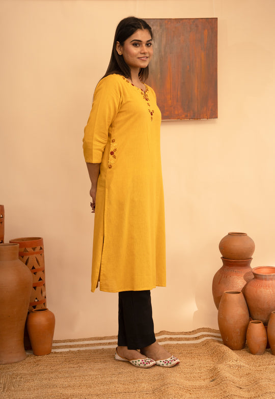 Women’s Cotton Flex Round Neck Kashmiri Hand-Embroidered Regular Fit Kurta