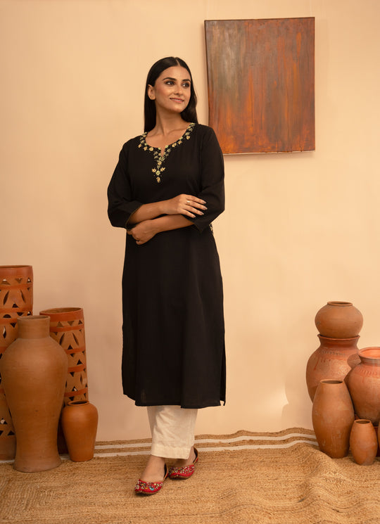 Women’s Cotton Flex Round Neck Kashmiri Hand-Embroidered Regular Fit Kurta