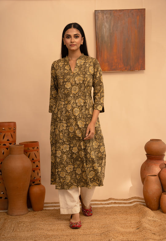 Women’s Cotton Round Neck Kalamkari Black Regular Fit Kurta – Arya collection