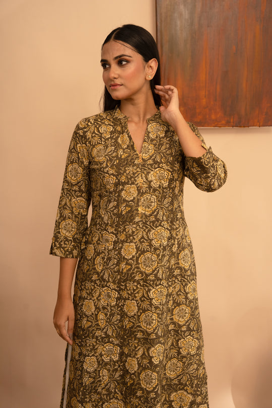 Women’s Cotton Round Neck Kalamkari Black Regular Fit Kurta – Arya collection