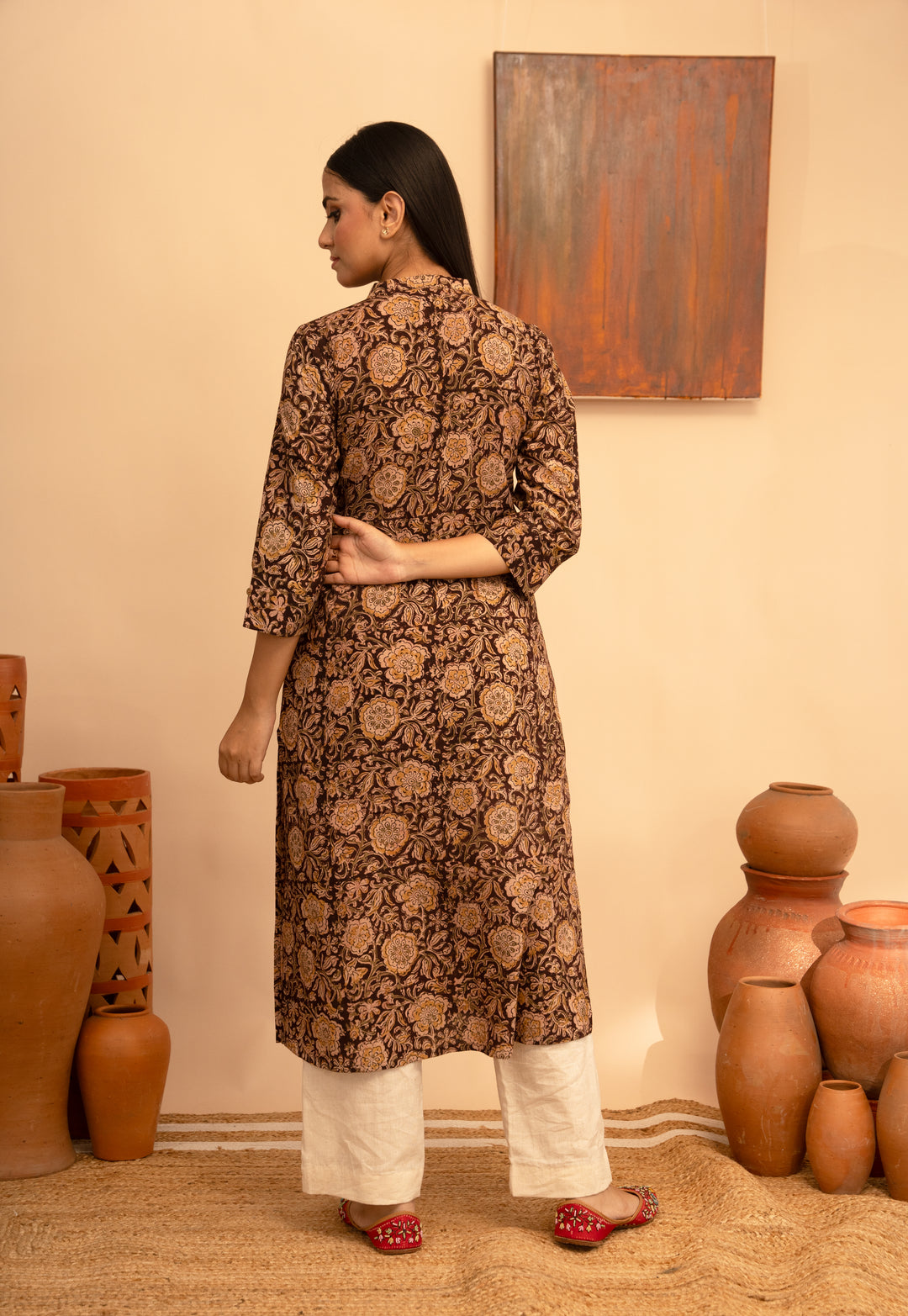 Women’s Cotton Round Neck Kalamkari Black Regular Fit Kurta – Arya collection