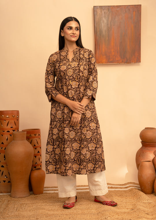 Women’s Cotton Round Neck Kalamkari Black Regular Fit Kurta – Arya collection