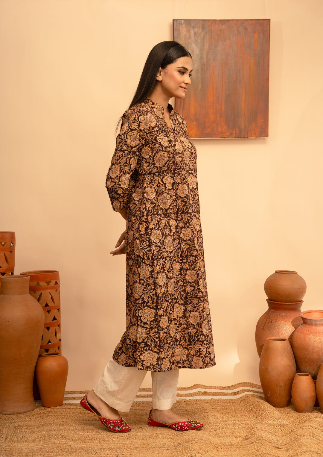 Women’s Cotton Round Neck Kalamkari Black Regular Fit Kurta – Arya collection