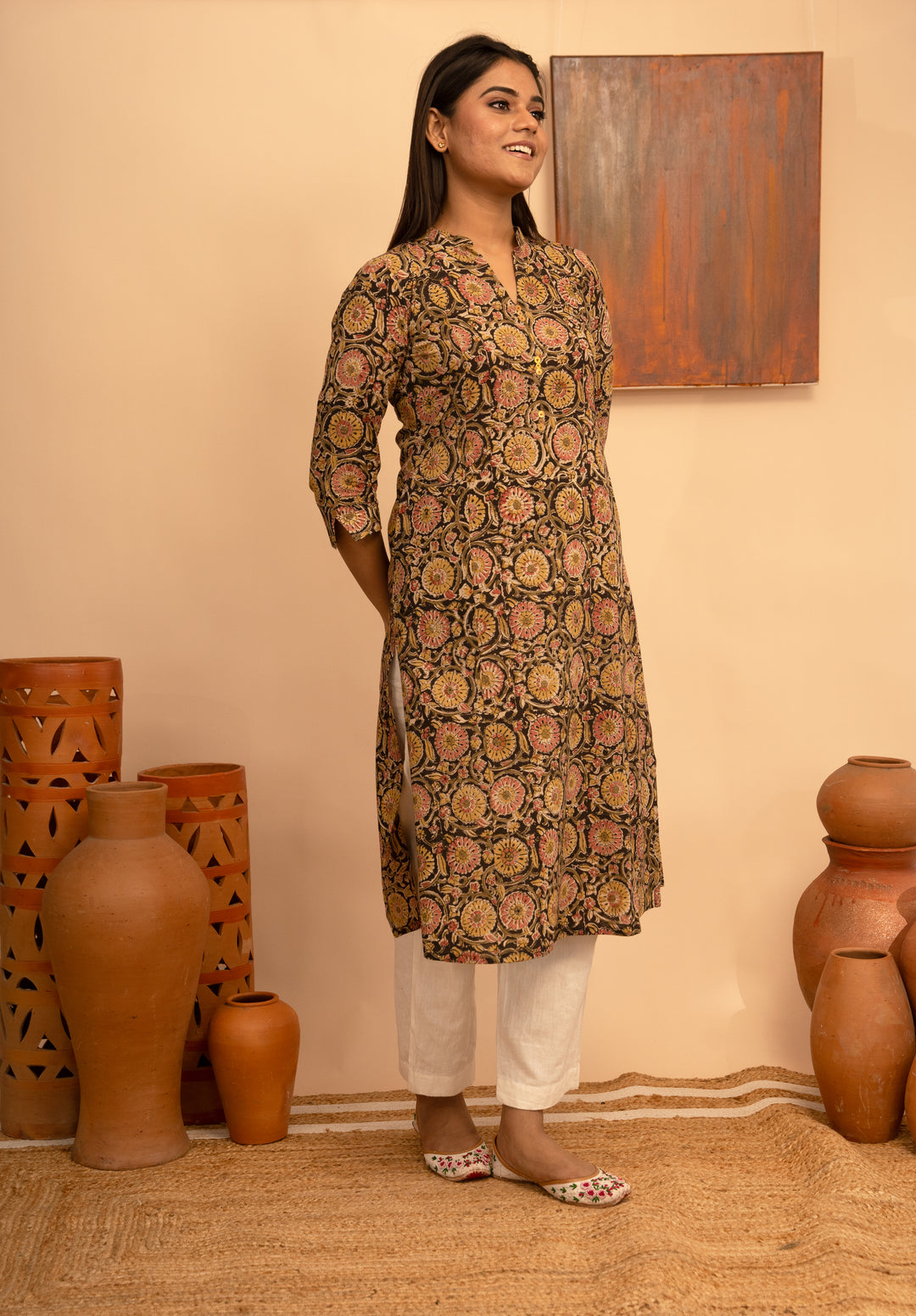 Women’s Cotton Round Neck Kalamkari Black Regular Fit Kurta – Arya collection