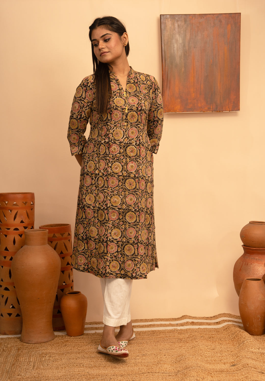 Women’s Cotton Round Neck Kalamkari Black Regular Fit Kurta – Arya collection