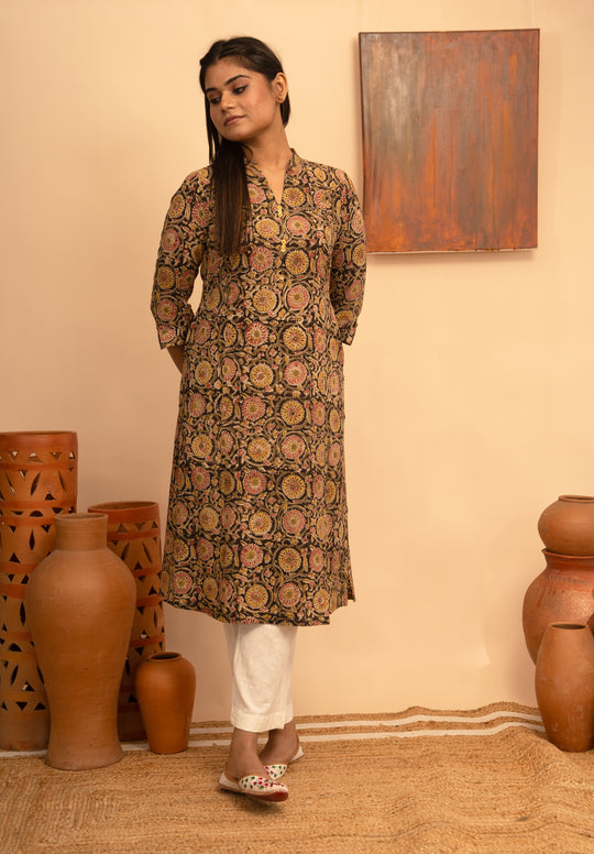 Women’s Cotton Round Neck Kalamkari Black Regular Fit Kurta – Arya collection