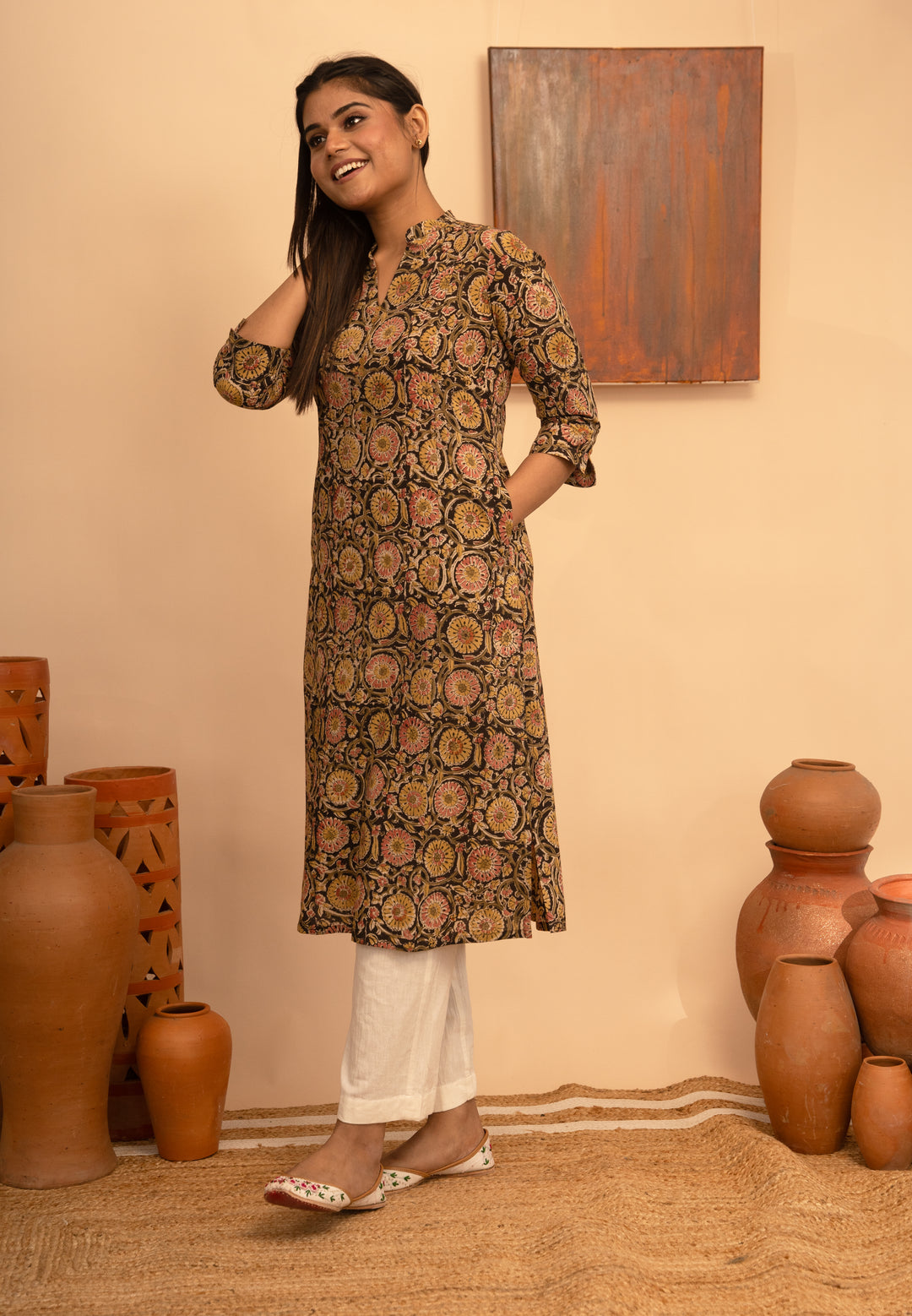 Women’s Cotton Round Neck Kalamkari Black Regular Fit Kurta – Arya collection