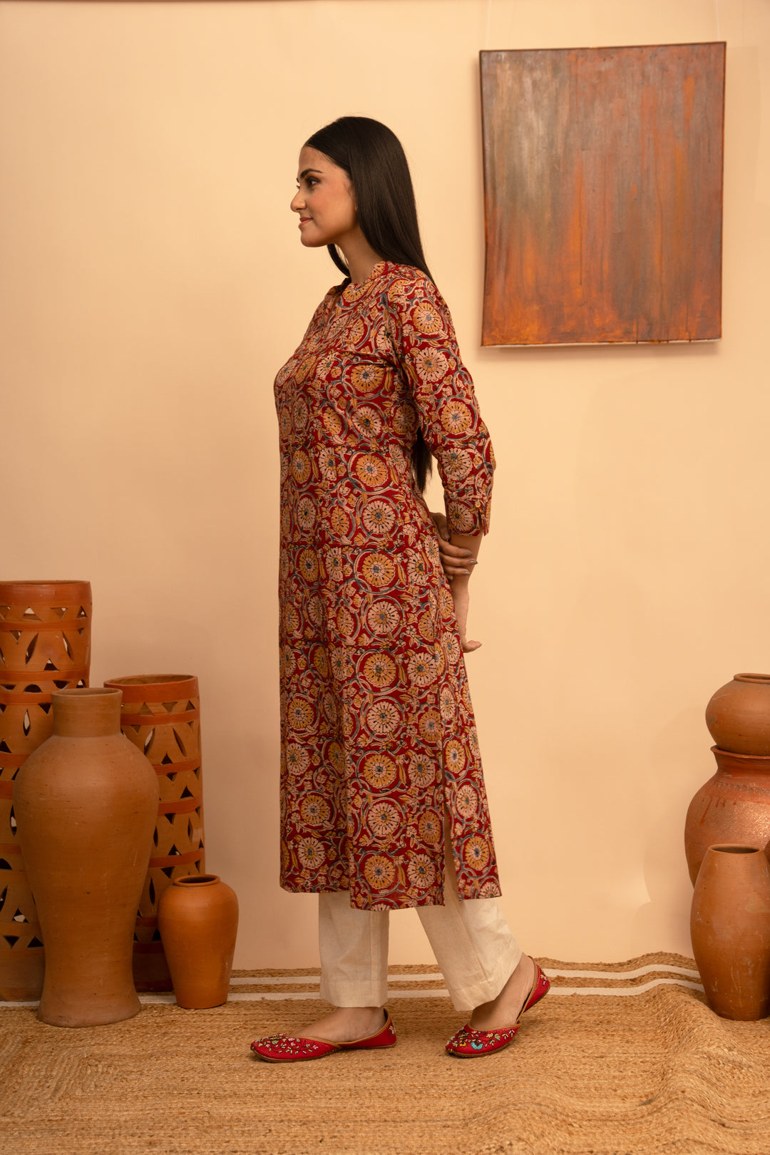 Women’s Cotton Round Neck Kalamkari Black Regular Fit Kurta – Arya collection