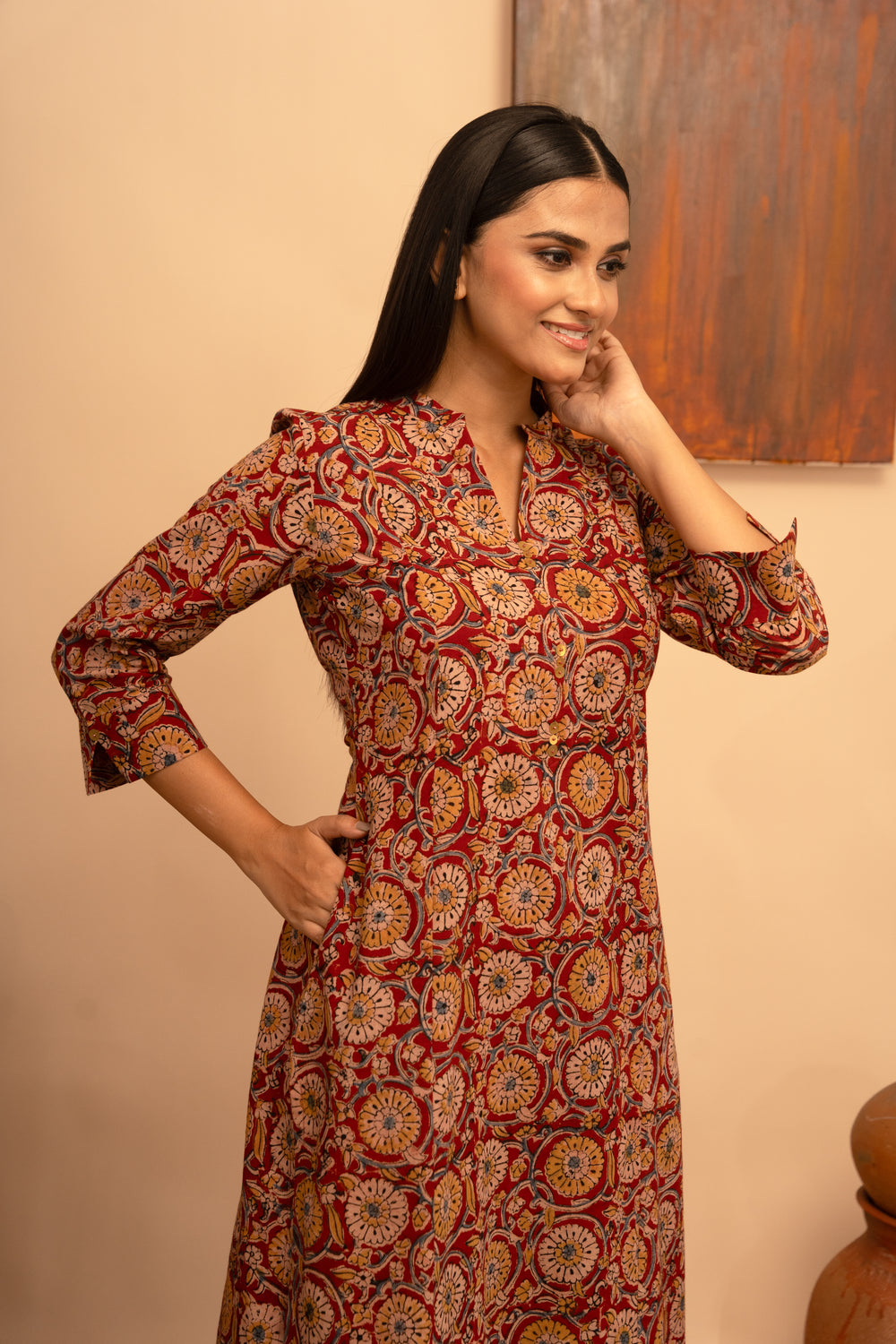 Women’s Cotton Round Neck Kalamkari Black Regular Fit Kurta – Arya collection