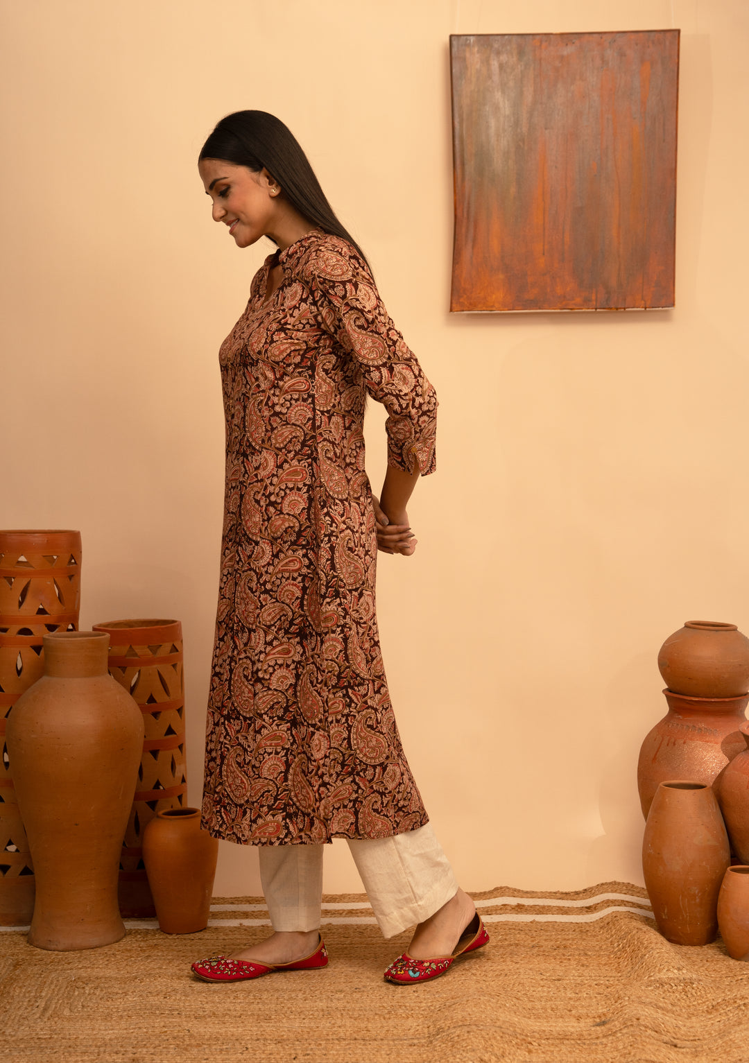 Women’s Cotton Round Neck Kalamkari Black Regular Fit Kurta – Arya collection