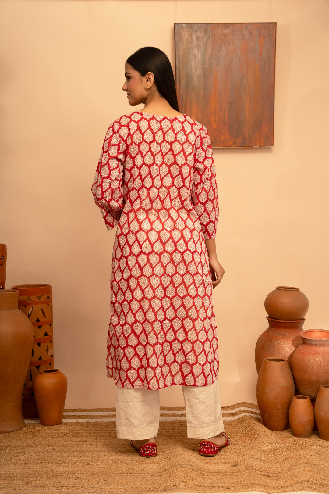 Women’s Cotton Red V-Neck Printed Regular Fit Kurta  - Arya collection