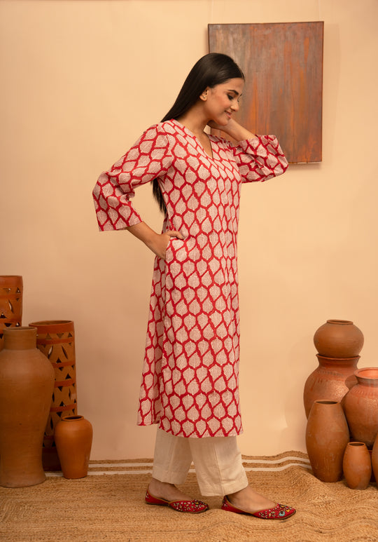 Women’s Cotton Red V-Neck Printed Regular Fit Kurta  - Arya collection