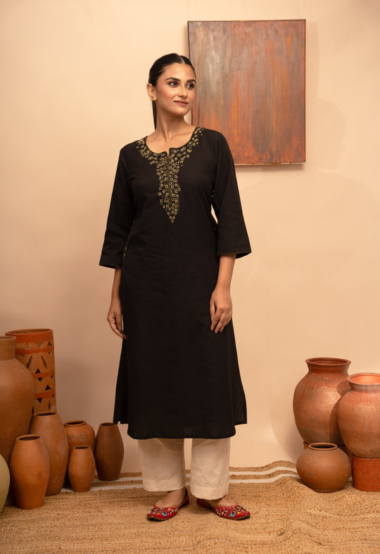 Women’s Cotton Flex Round Neck Hand-Embroidered Regular Fit Kurta