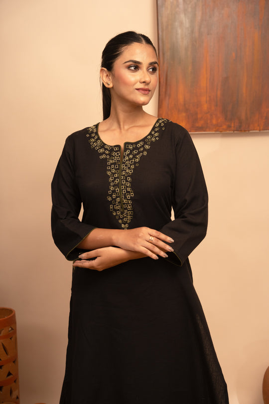 Women’s Cotton Flex Round Neck Hand-Embroidered Regular Fit Kurta
