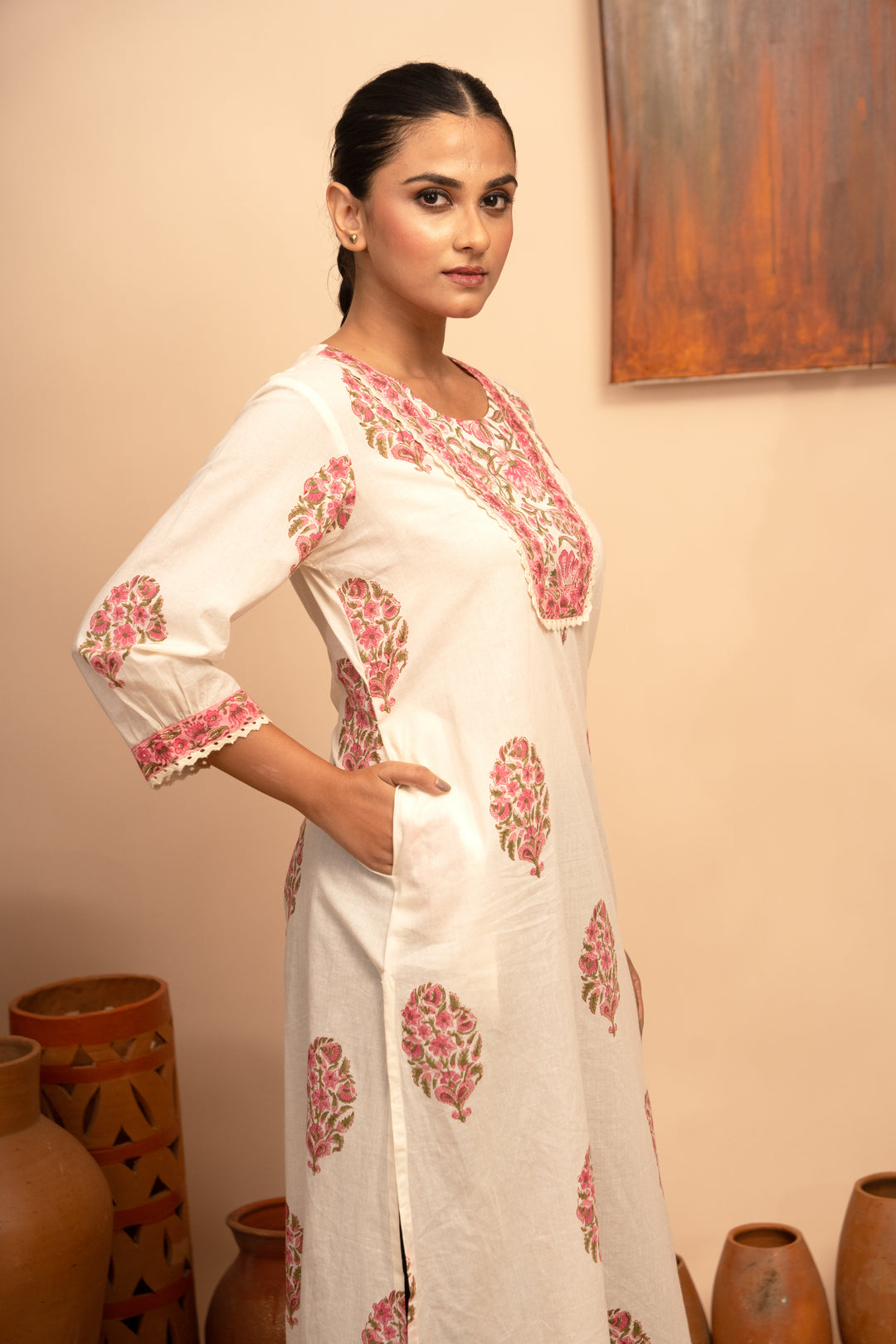 Women’s Cotton White Collar Neck Block-Printed Regular Fit Kurta - Arya collection