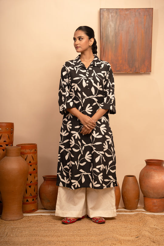 Women’s Black Poplin Collar Neck Printed Regular Fit Kurta – Arya collection