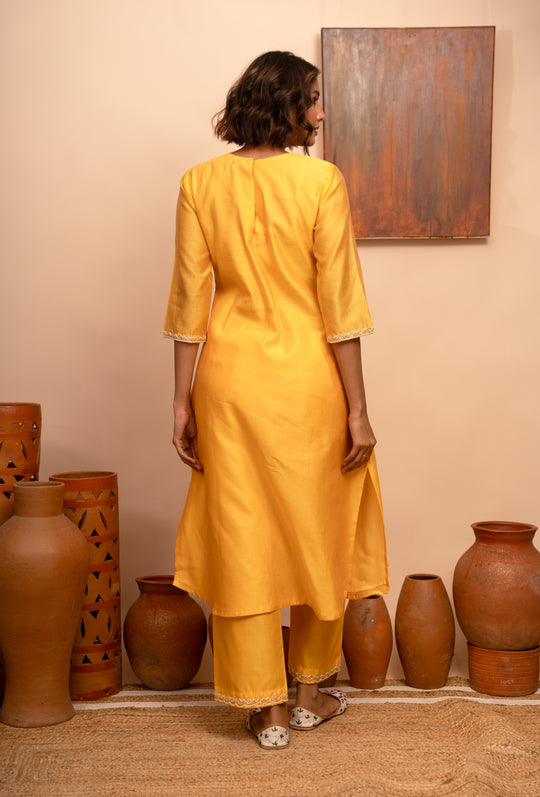 Women’s Chanderi Yellow Round Neck Hand-Embroidered Regular Fit Kurta Set - Arya Collection