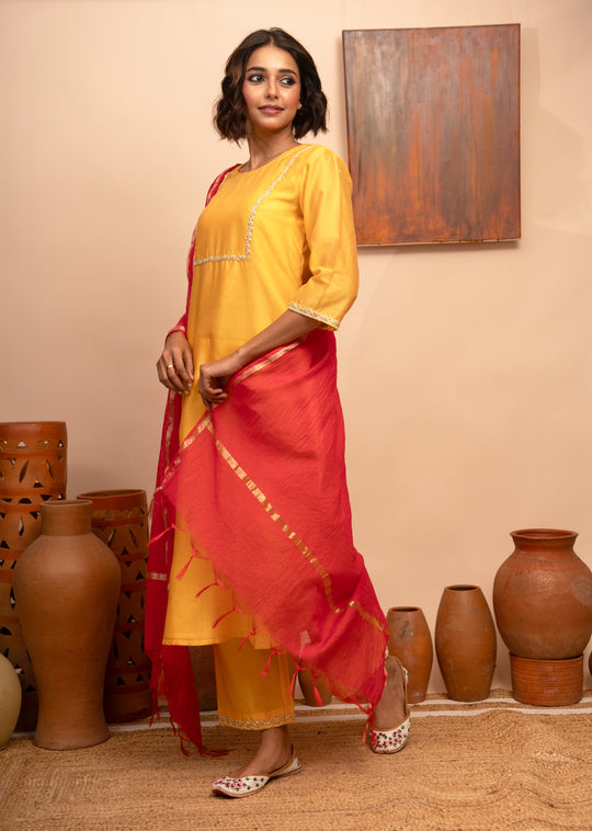 Women’s Chanderi Yellow Round Neck Hand-Embroidered Regular Fit Kurta Set - Arya Collection