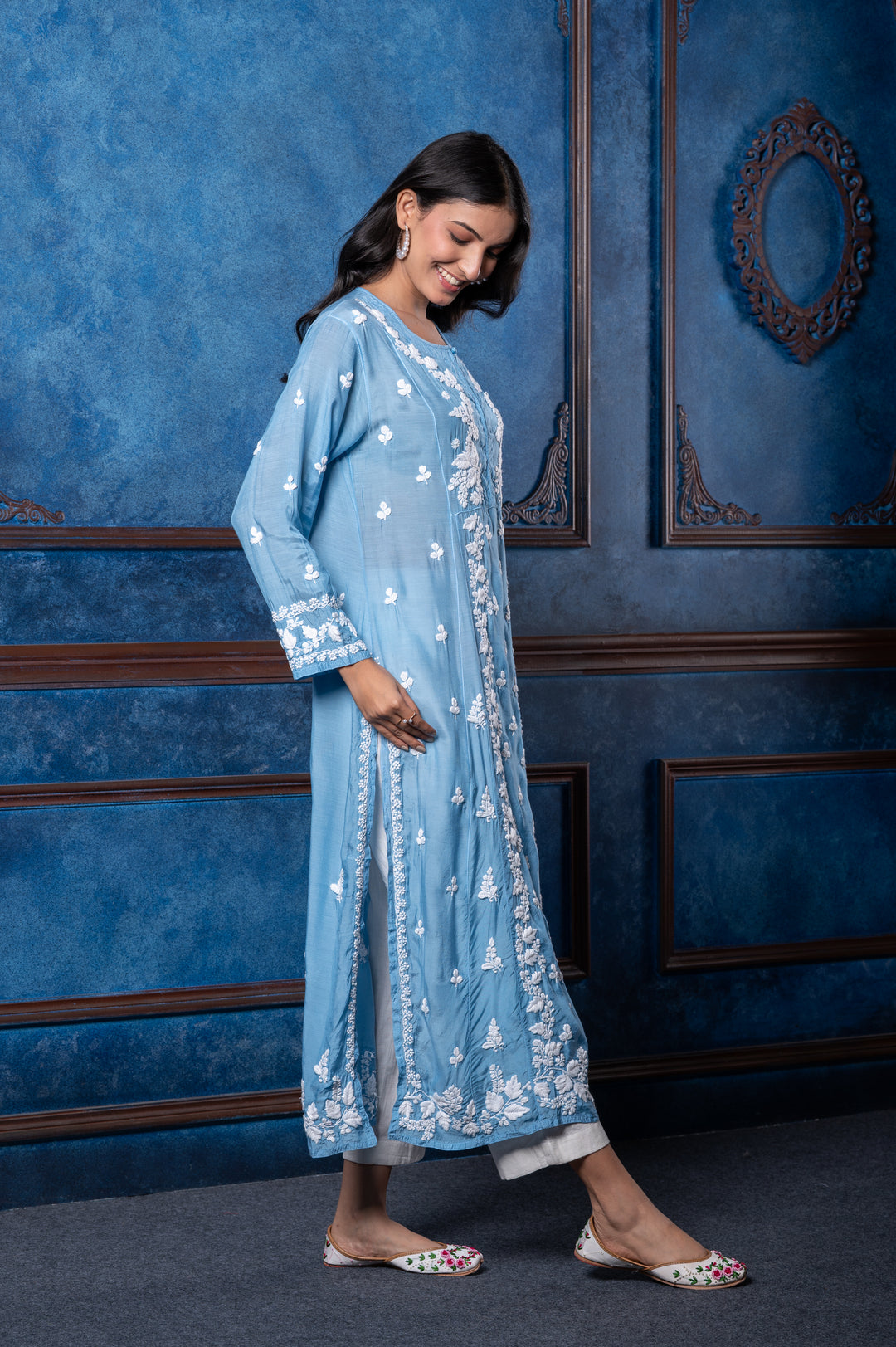 CHIKANKARI BLUE COTTON SILK KURTA