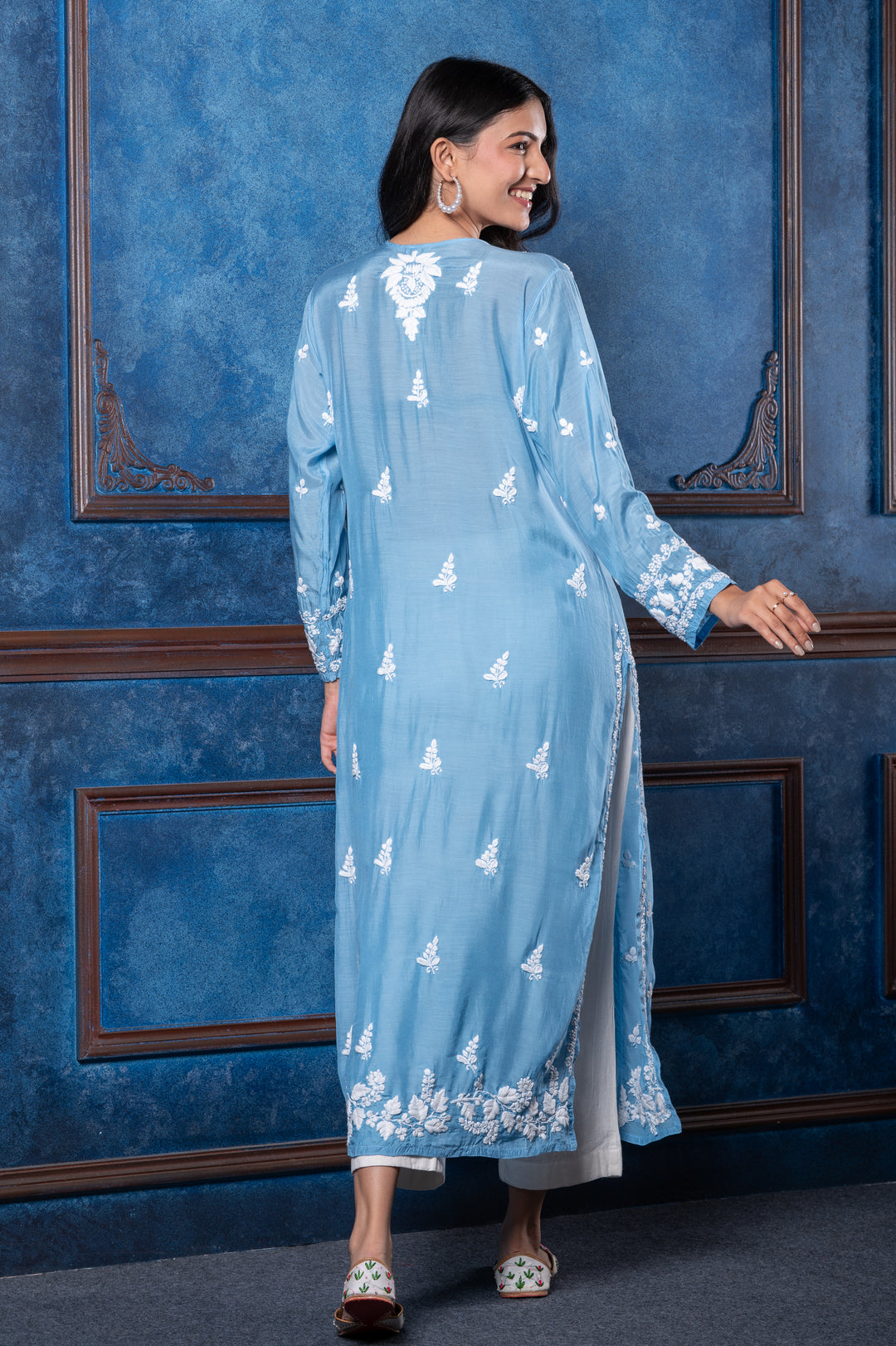 CHIKANKARI BLUE COTTON SILK KURTA