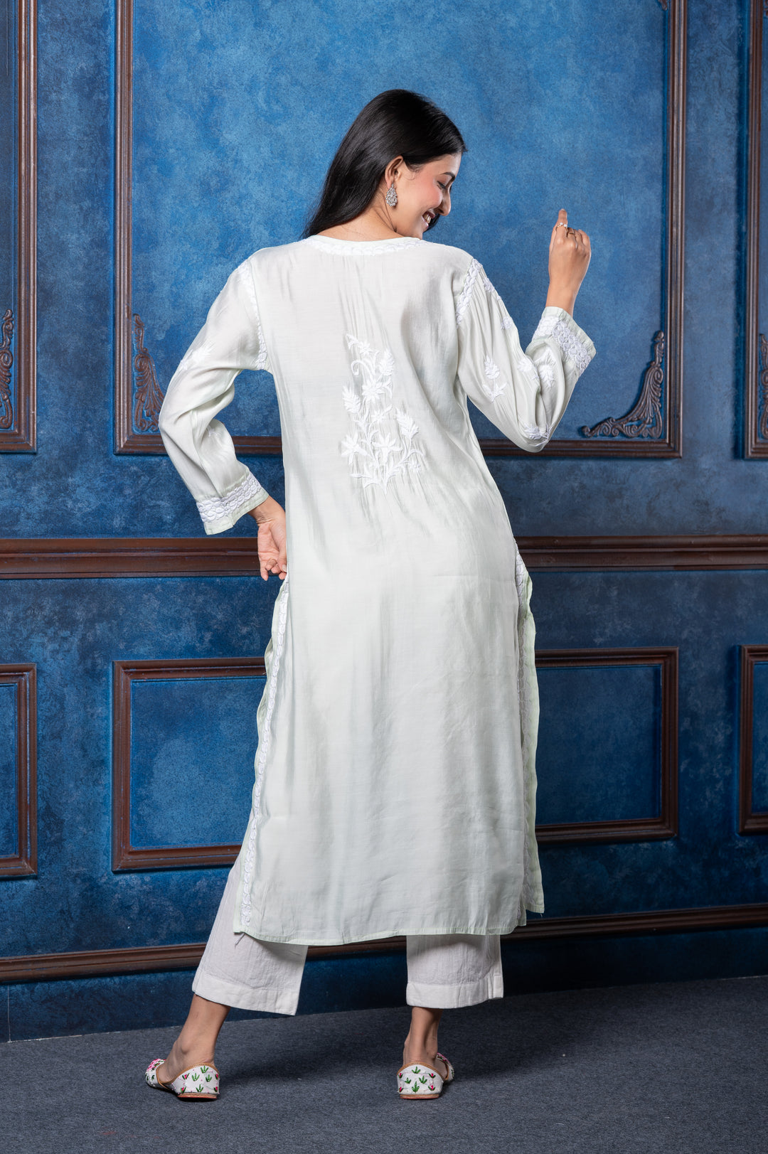 CHIKANKARI LIGHT GREEN COTTON SILK KURTA