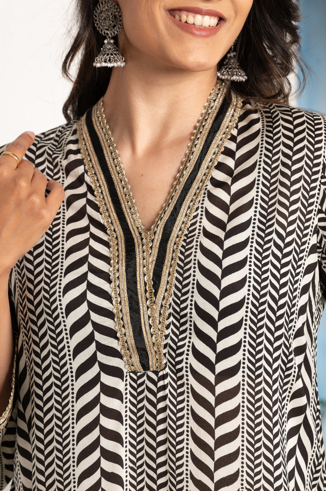 Strip Gota Embellished Kurta Pant Set