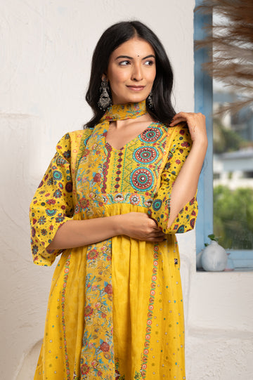 PRINTED MUSTARD COTTON SUIT SET WITH CHIFFON DUPATTA