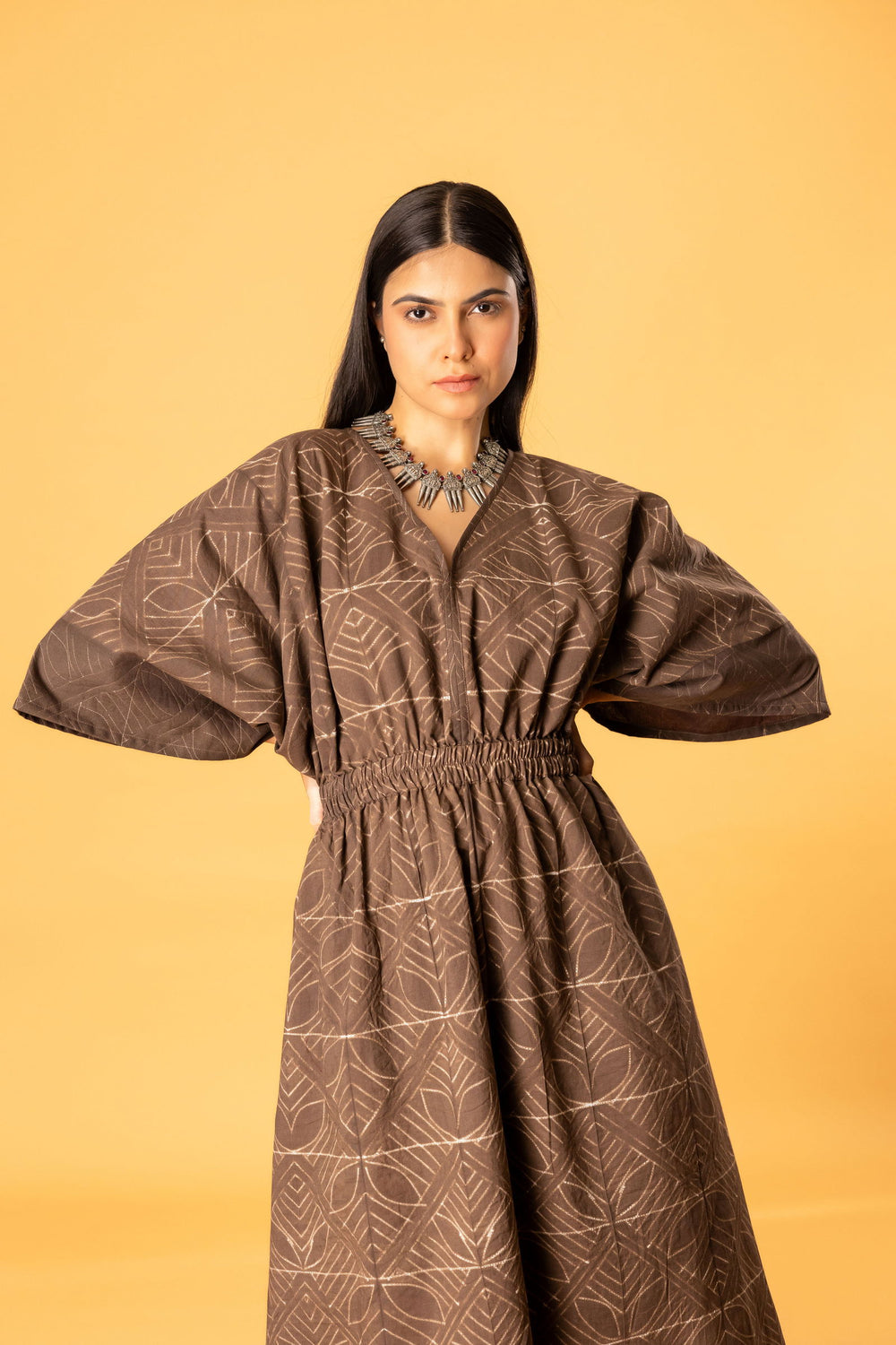 Structured kimono dress in brown - Cult91