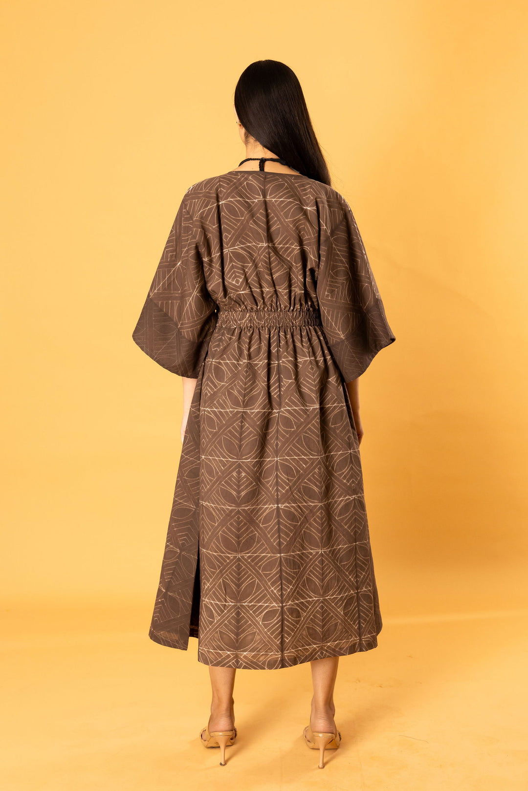 Structured kimono dress in brown - Cult91