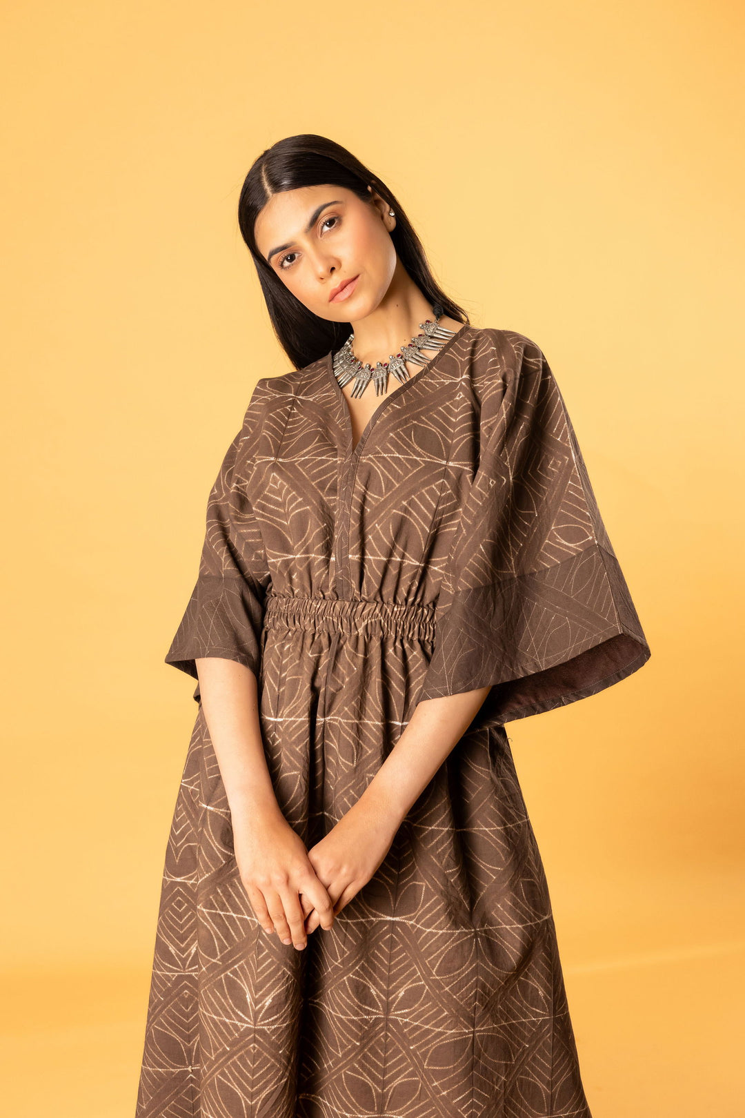 Structured kimono dress in brown - Cult91