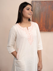 Ivory handloom cotton kashmiri hand  thread embroidered kurta with pockets