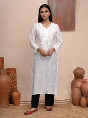 White chanderi kurta with hand chikankari and mukaish work