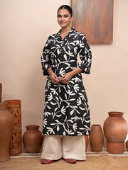 Black and white floral printed reversible collar poplin kurta with pockets and shell buttons