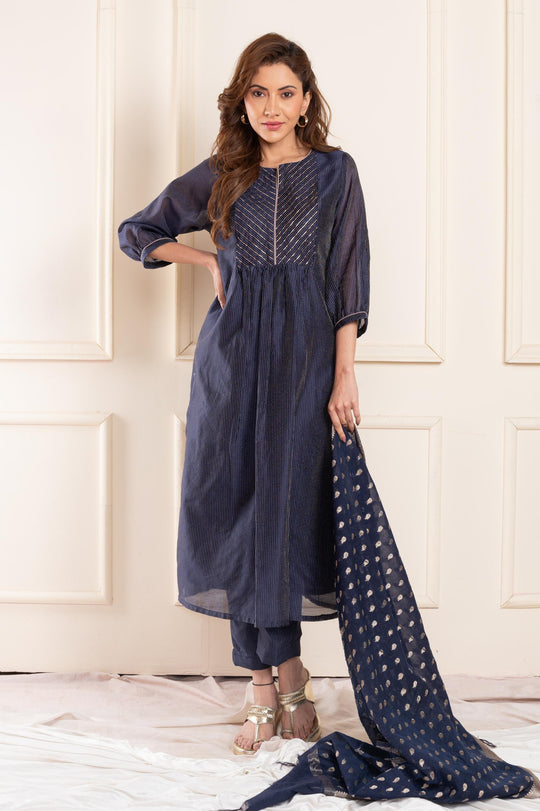 Women chanderi handembriodered roundneck regularfit suitset navyblue