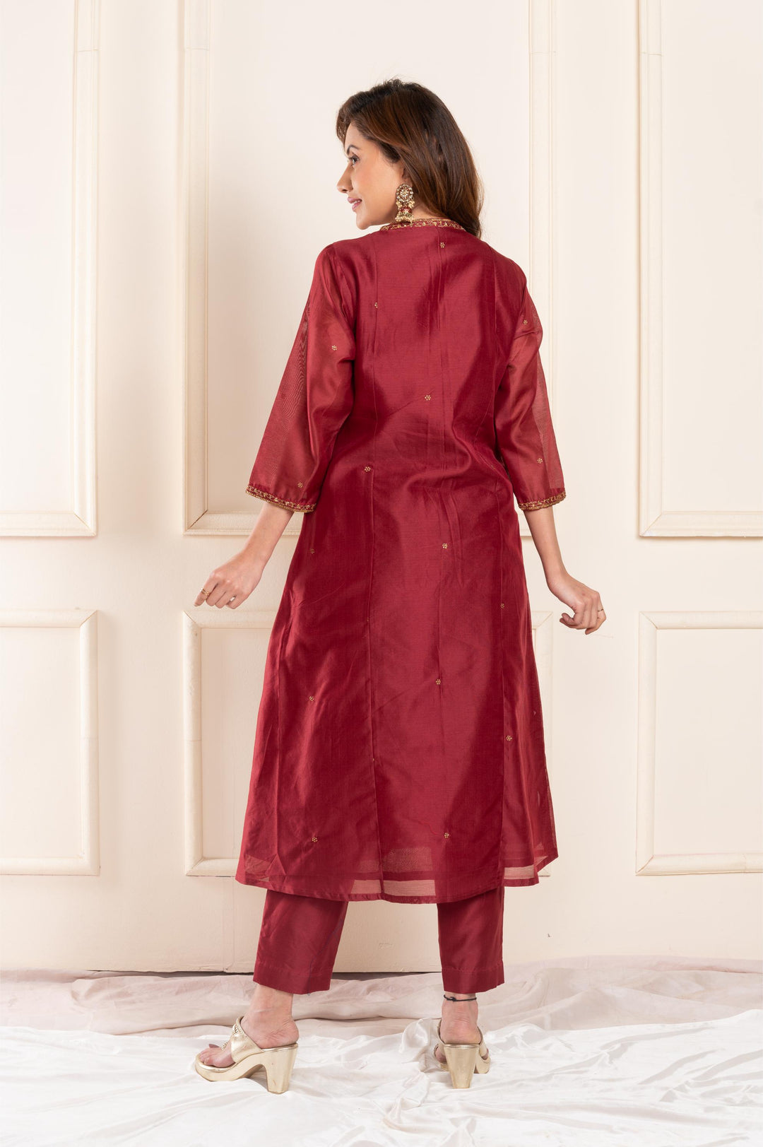 Women chanderi handembriodered vneck aline suitset maroon