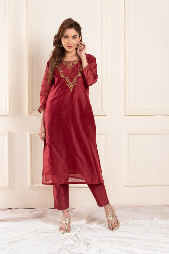 Women chanderi handembroidered roundneck a line suitset marron