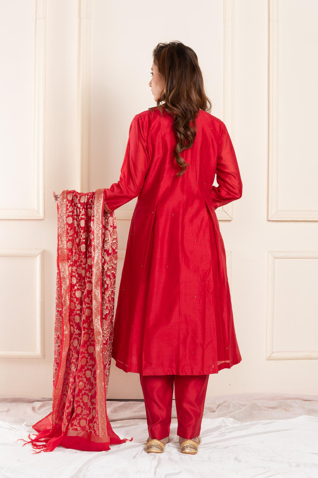 Women chanderi handembroidered roundneck a line suitset red