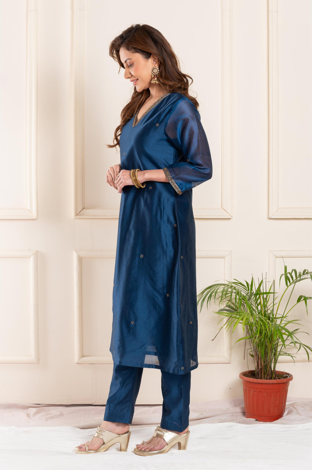 Women chanderi handembroidered vneck a line suitset blue