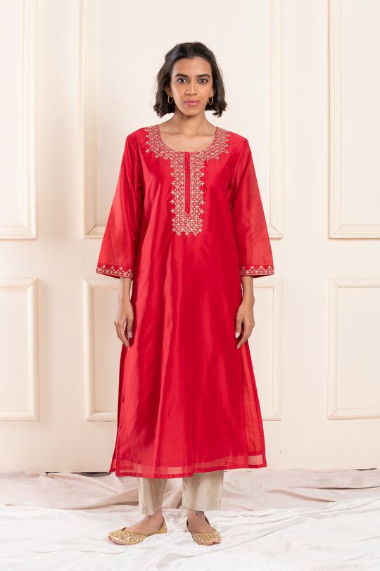 women chanderi kasuti roundneck regular fit suitset