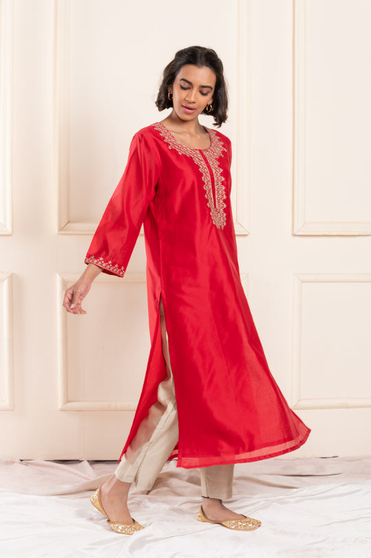 women chanderi kasuti roundneck regular fit suitset