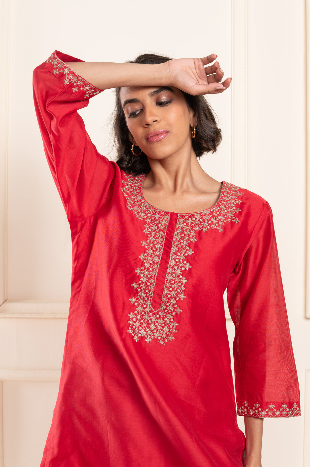 women chanderi kasuti roundneck regular fit suitset