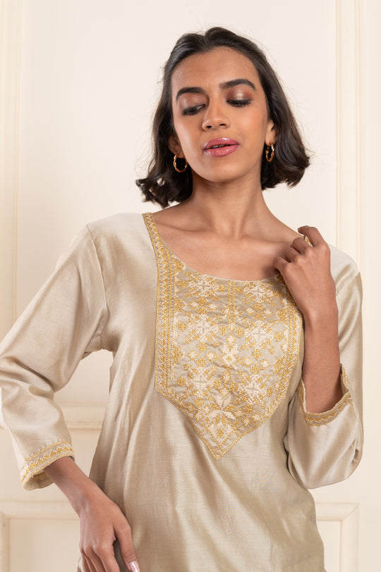 women chanderi kasuti regular fit suitset