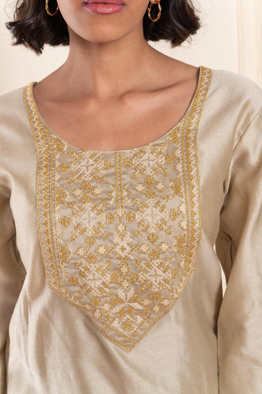 women chanderi kasuti regular fit suitset